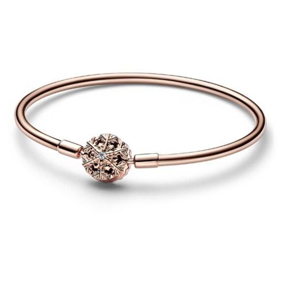 Pandora Moments Sparkling Snowflake Clasp Bangle